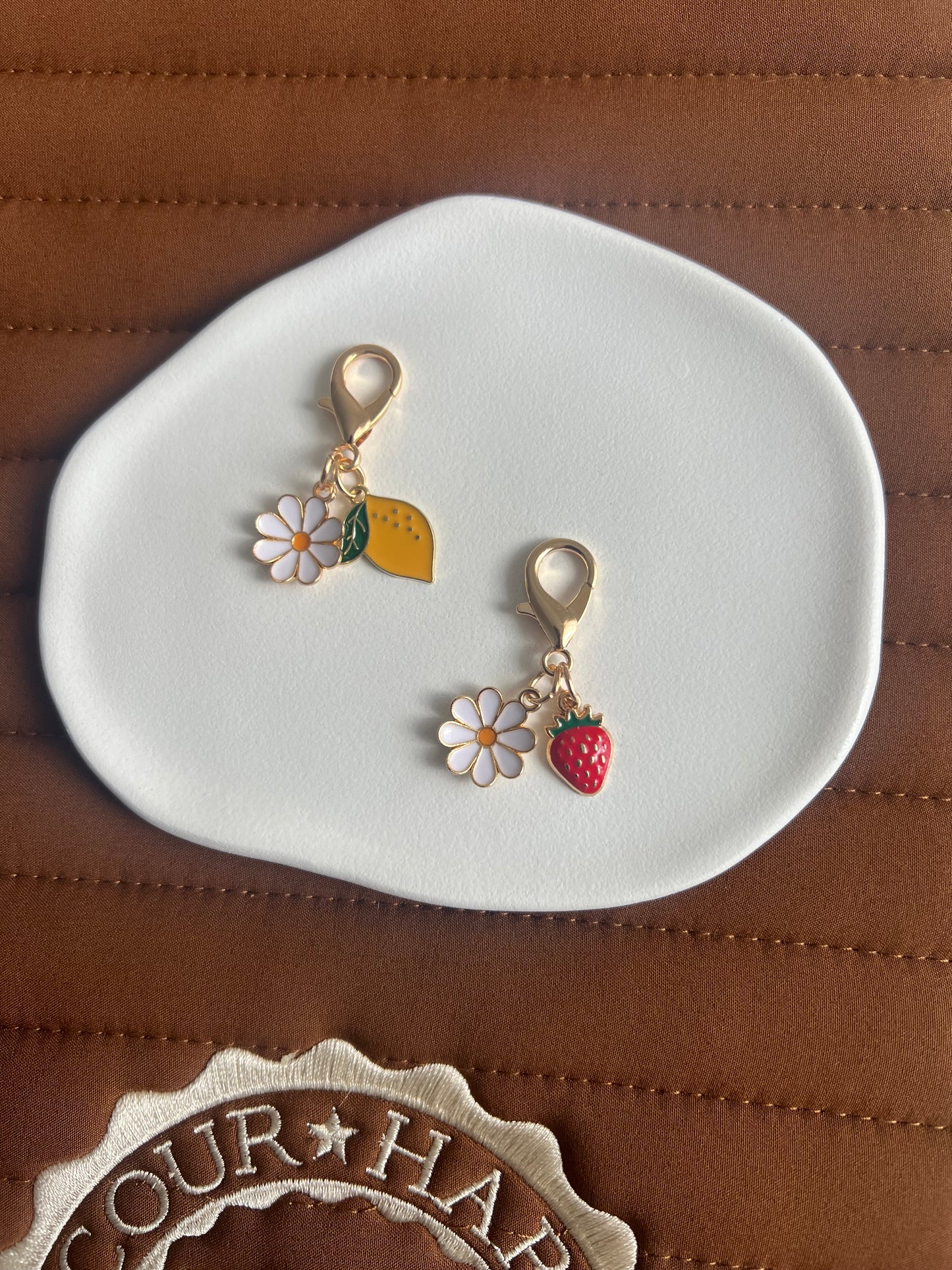 🍓🍋 Fraisita & Citronello débarquent en pack de 2 charms … 🐴✨