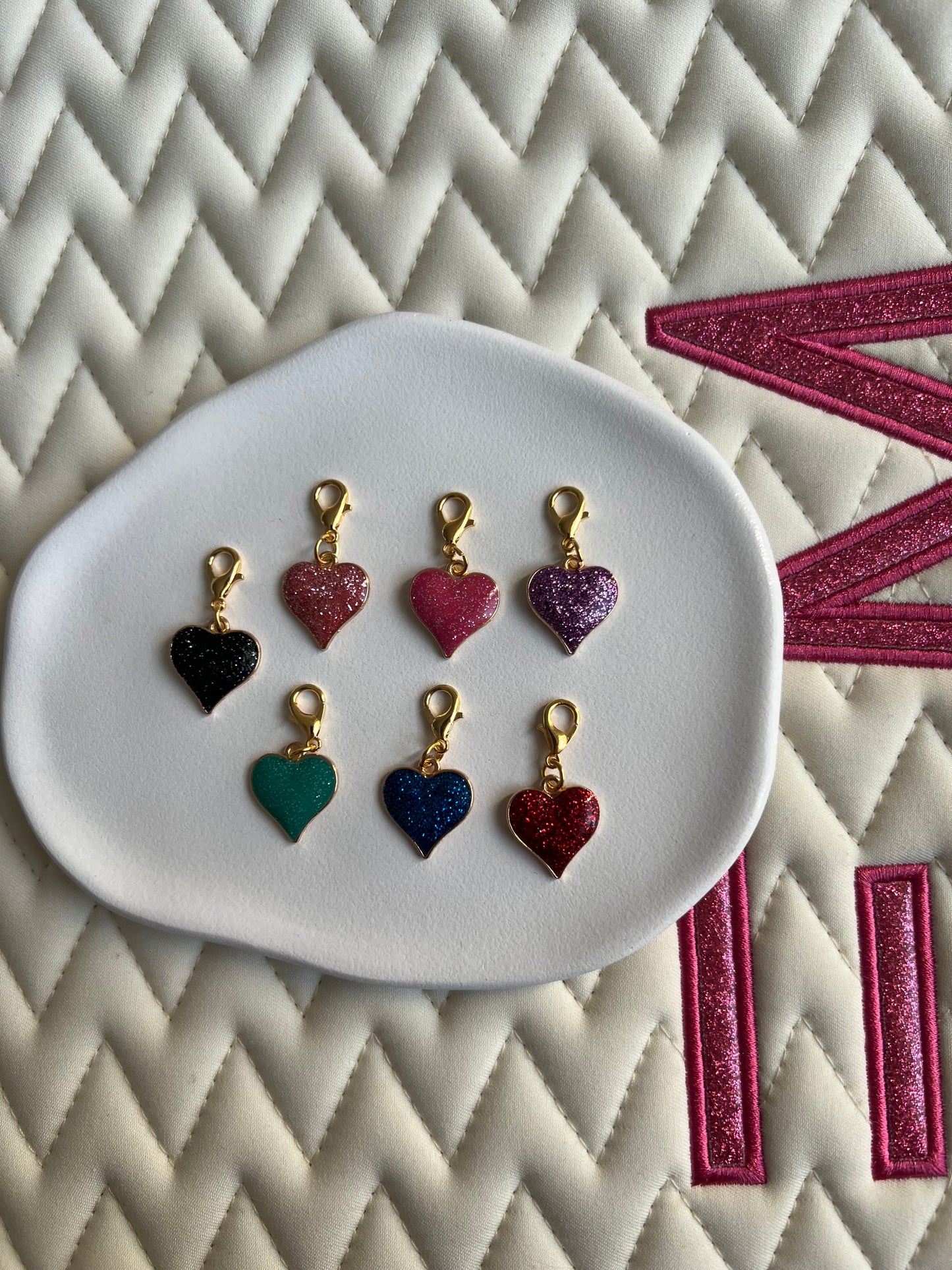 🐴✨ Découvrez les nouveaux charms CŒUR entièrement pailletés 😍