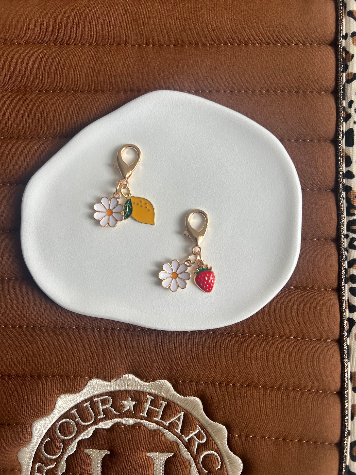 🍓🍋 Fraisita & Citronello débarquent en pack de 2 charms … 🐴✨