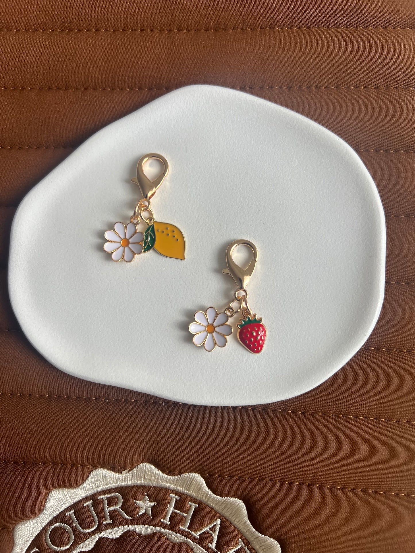 🍓🍋 Fraisita & Citronello débarquent en pack de 2 charms … 🐴✨