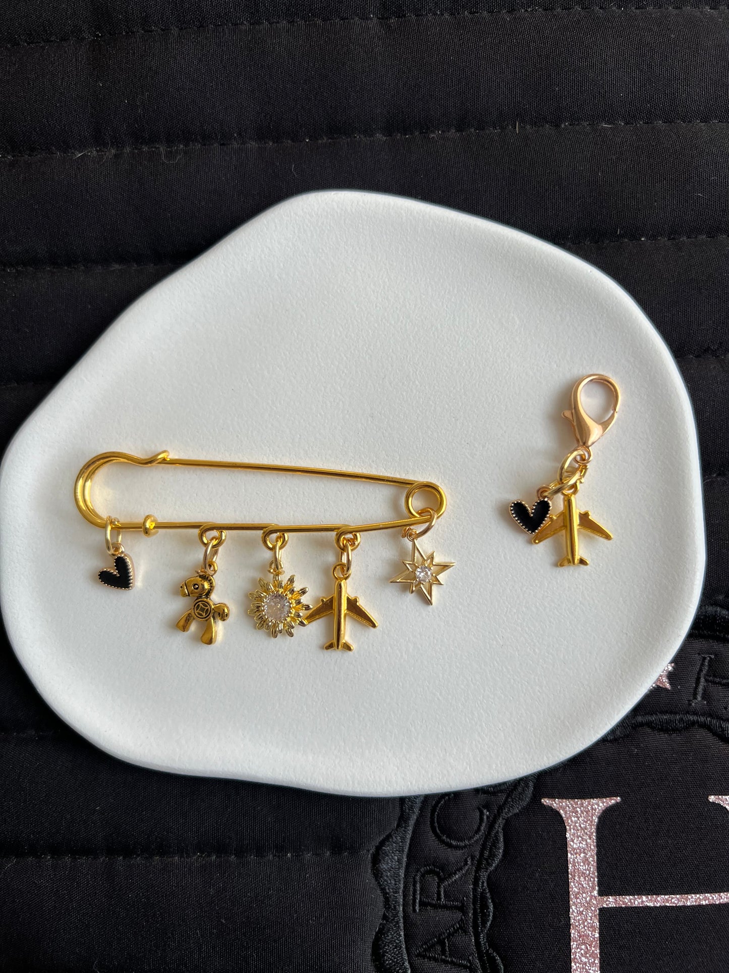 ✨🐴✈️ PONEY VOLANT ✨🐴✈️ 🌼 Fleur dorée avec diamant