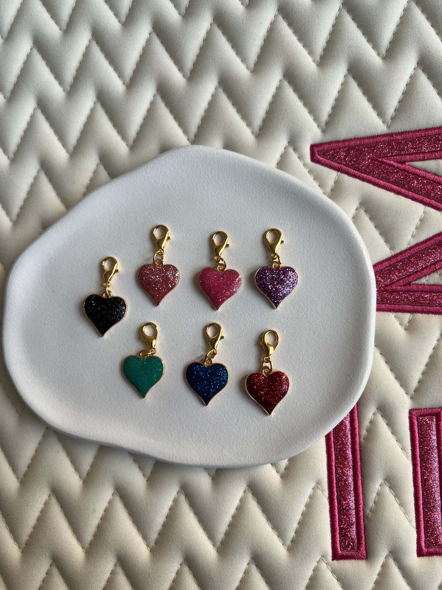 🐴✨ Découvrez les nouveaux charms CŒUR entièrement pailletés 😍