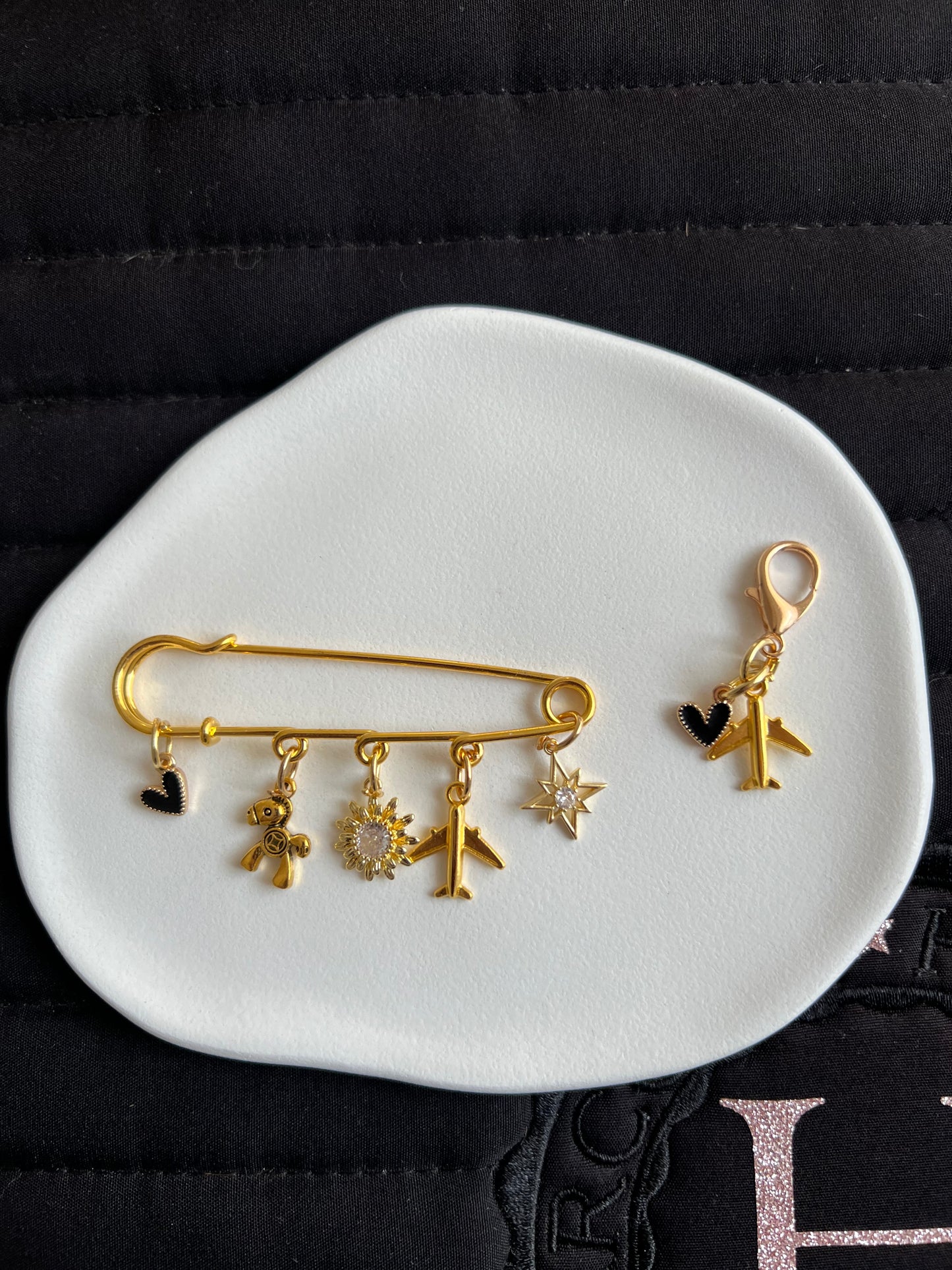 ✨🐴✈️ PONEY VOLANT ✨🐴✈️ 🌼 Fleur dorée avec diamant