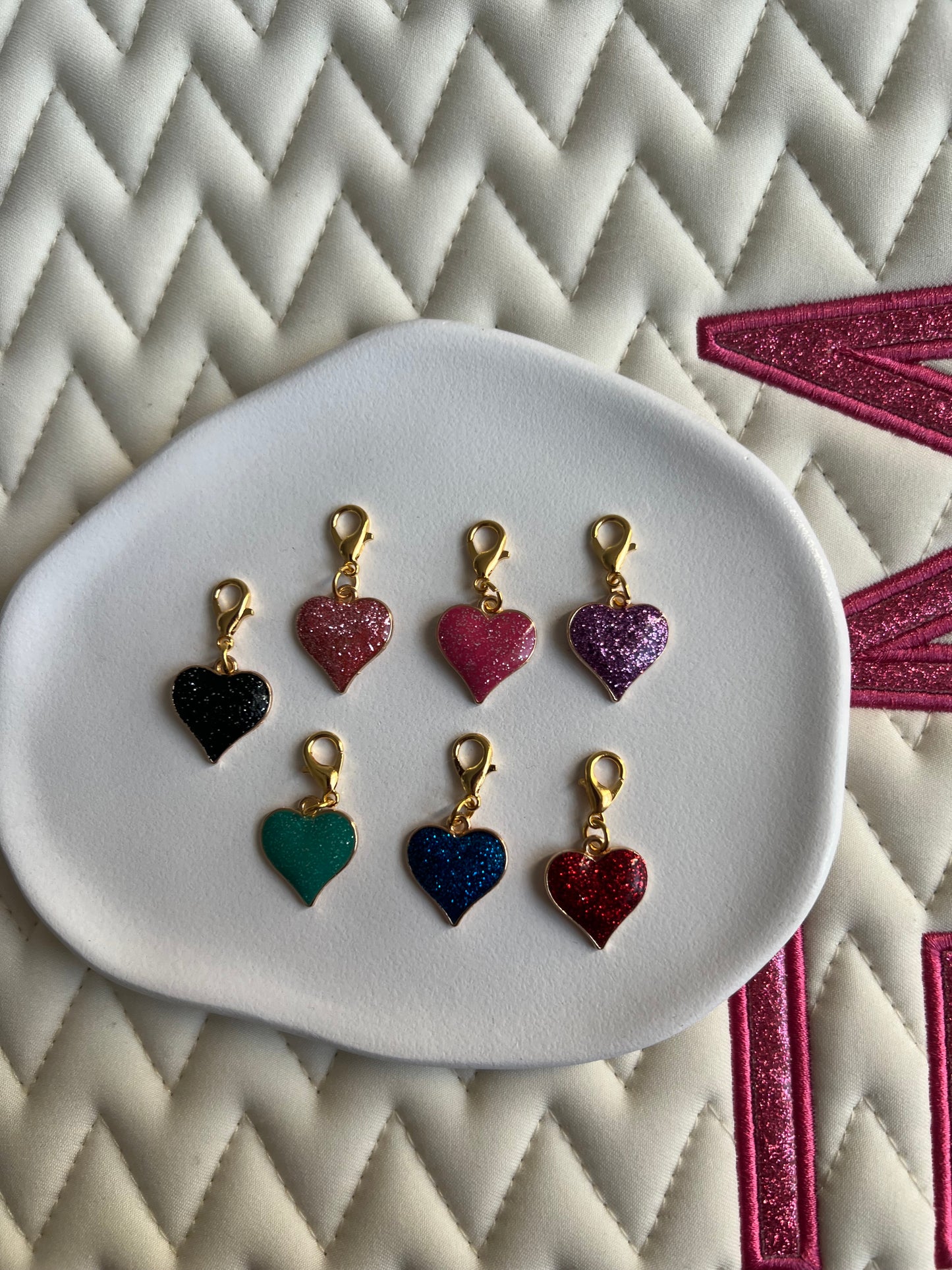 🐴✨ Découvrez les nouveaux charms CŒUR entièrement pailletés 😍